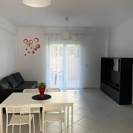 Triaina Apartment *